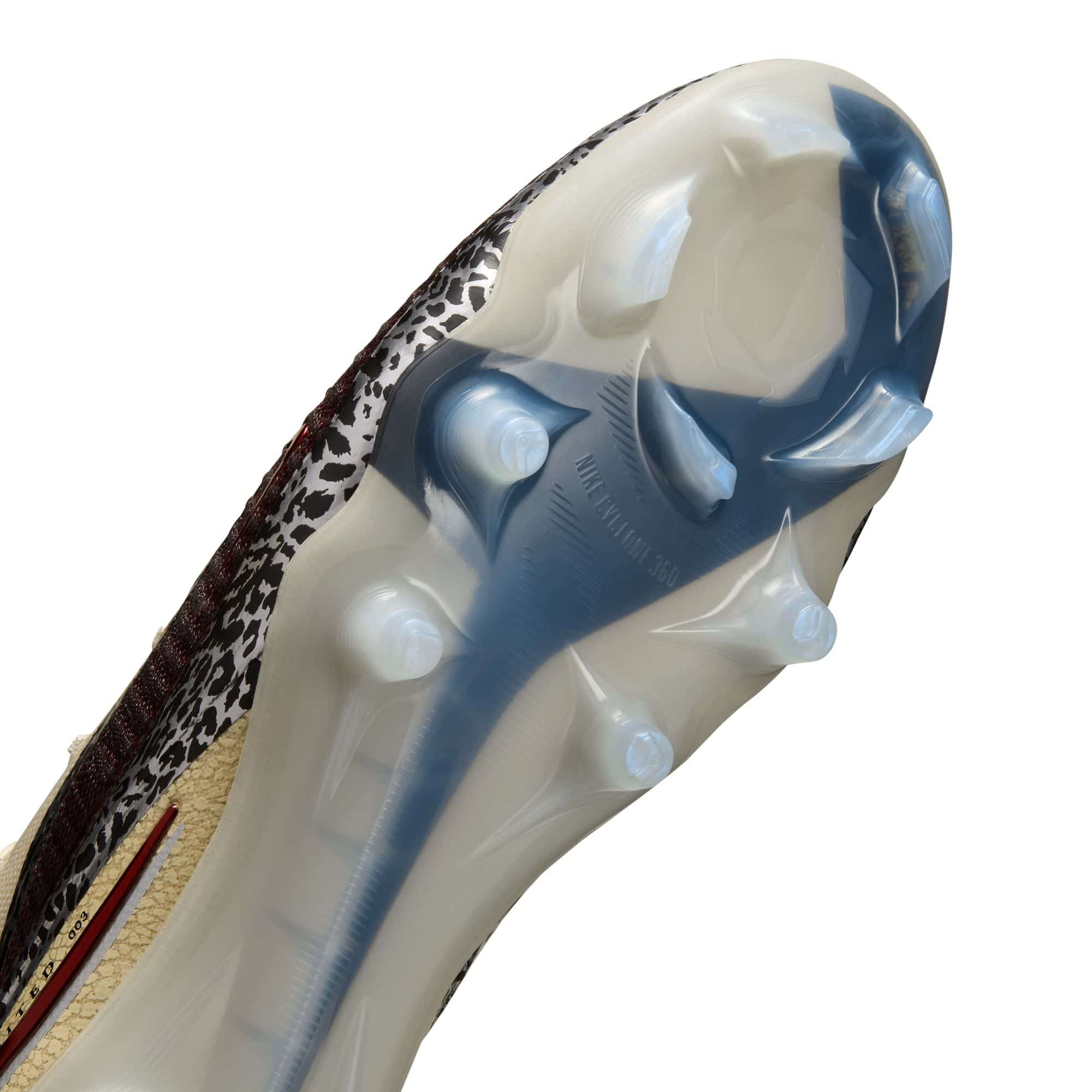 Nike United Phantom 6 Low Elite FG stud pattern detail