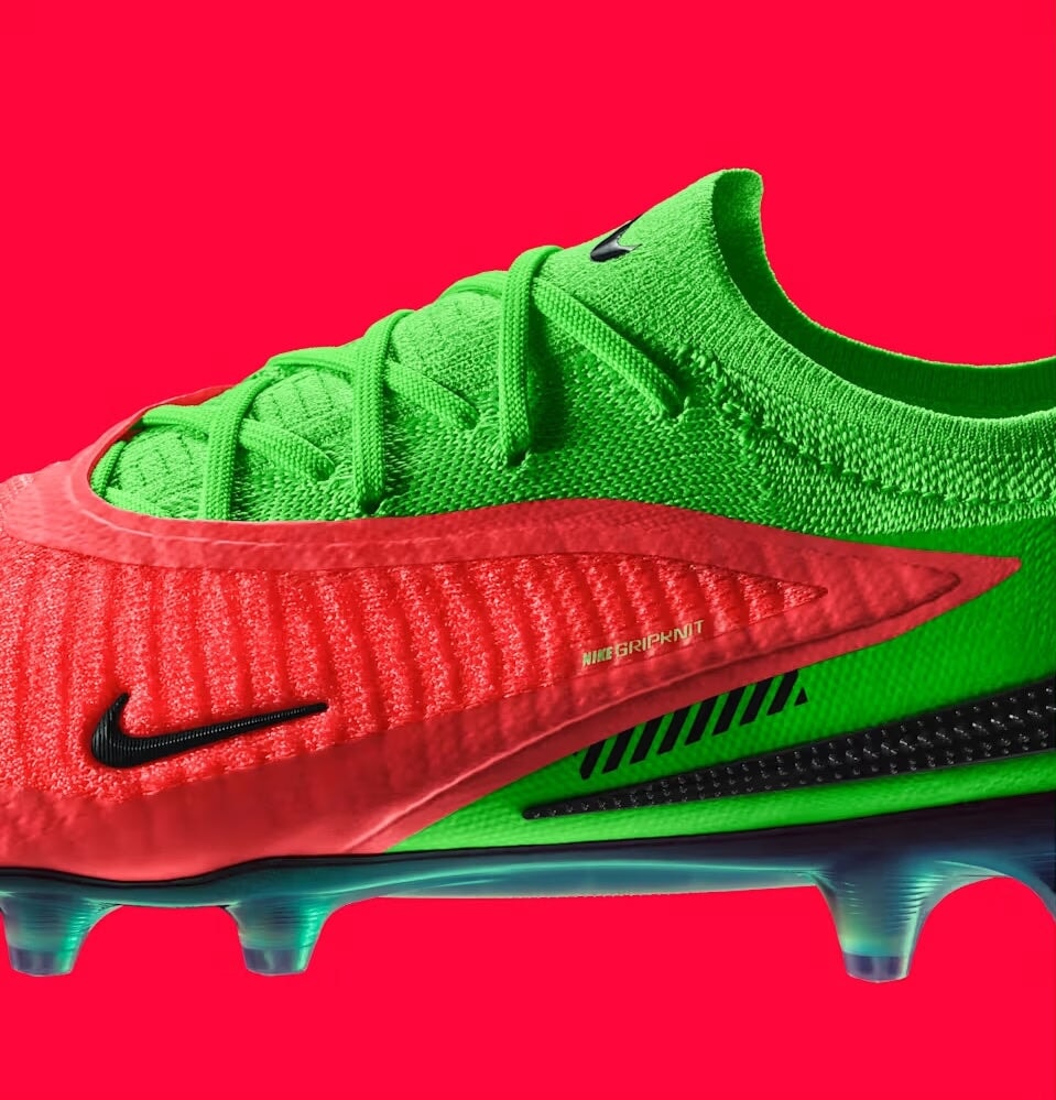 Nike Phantom Soccer Cleats