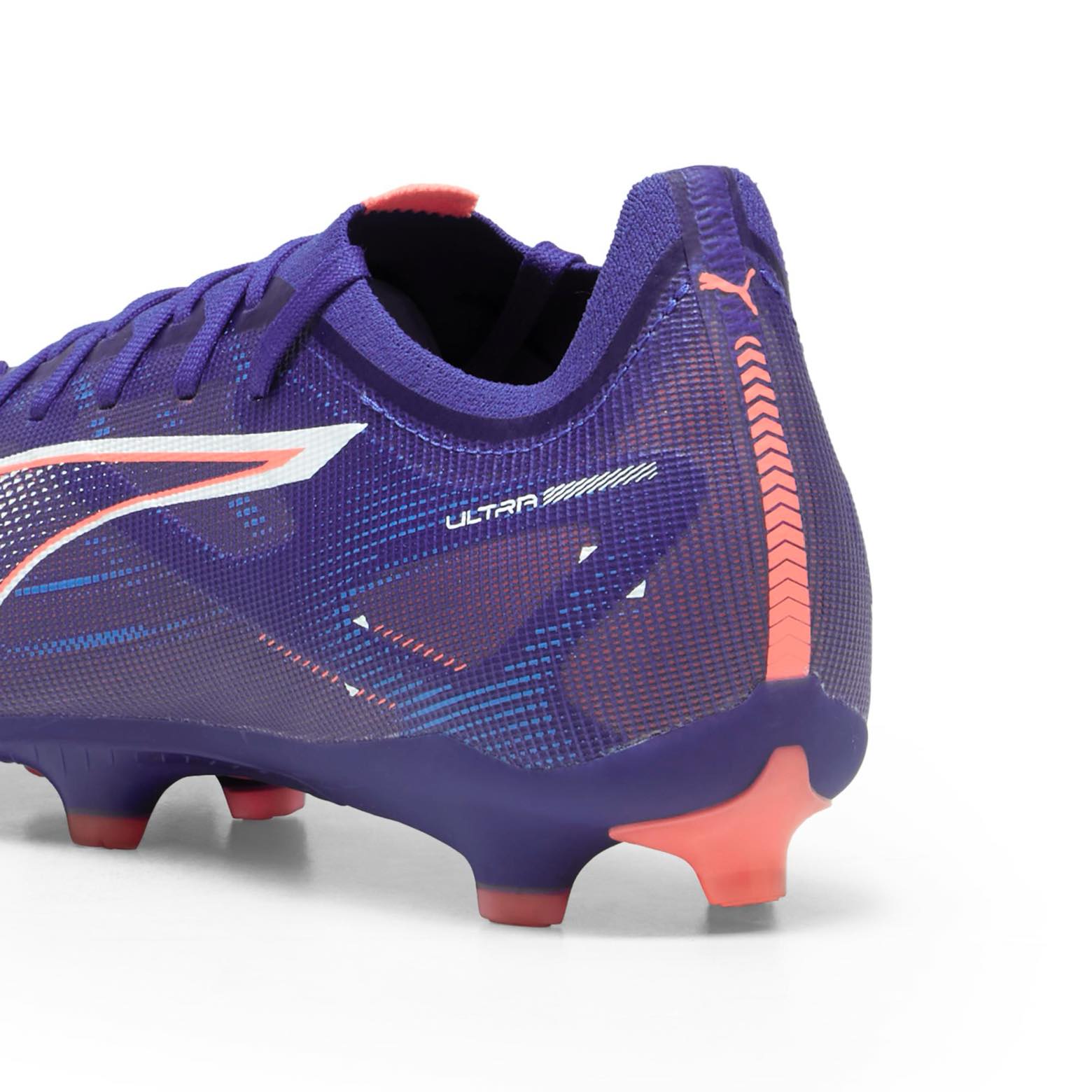 PUMA ULTRA 5 Match FG/AG Soccer Cleats on firm ground and artificial grass