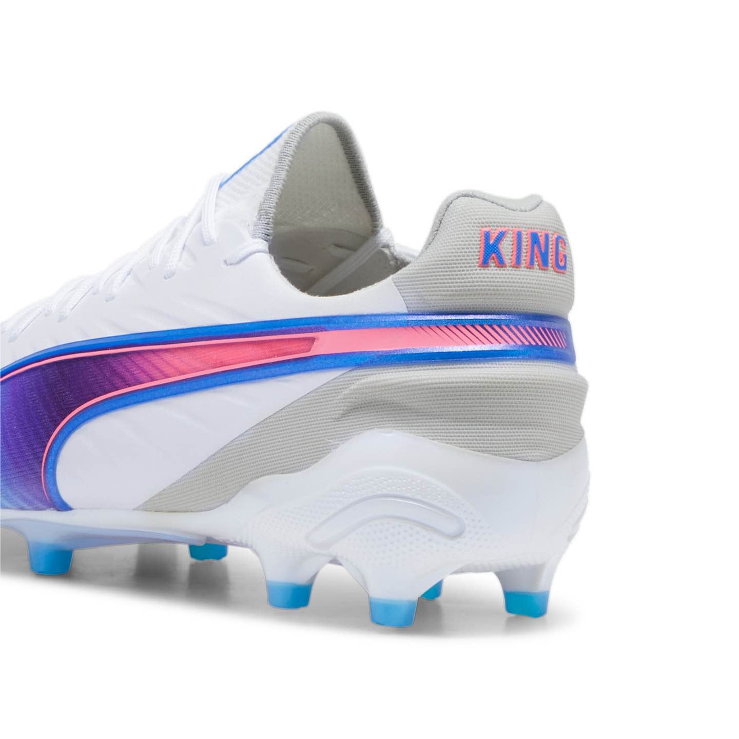 PUMA KING Ultimate FG/AG Firm-Ground and Artificial-Grass Soccer Cleats