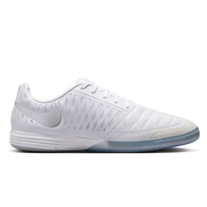 Nike Lunargato II indoor court soccer shoes showcasing their sleek design and performance features.