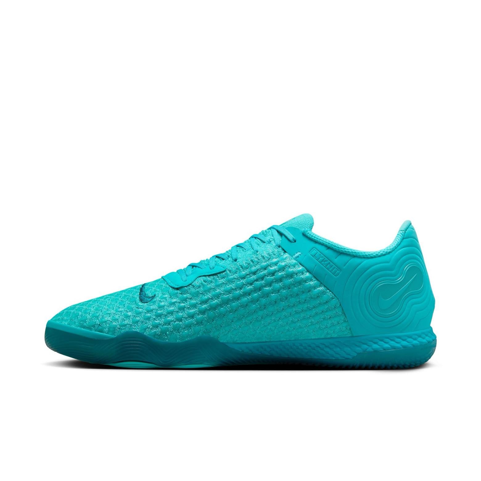 Nike flyknit indoor soccer shoes best sale