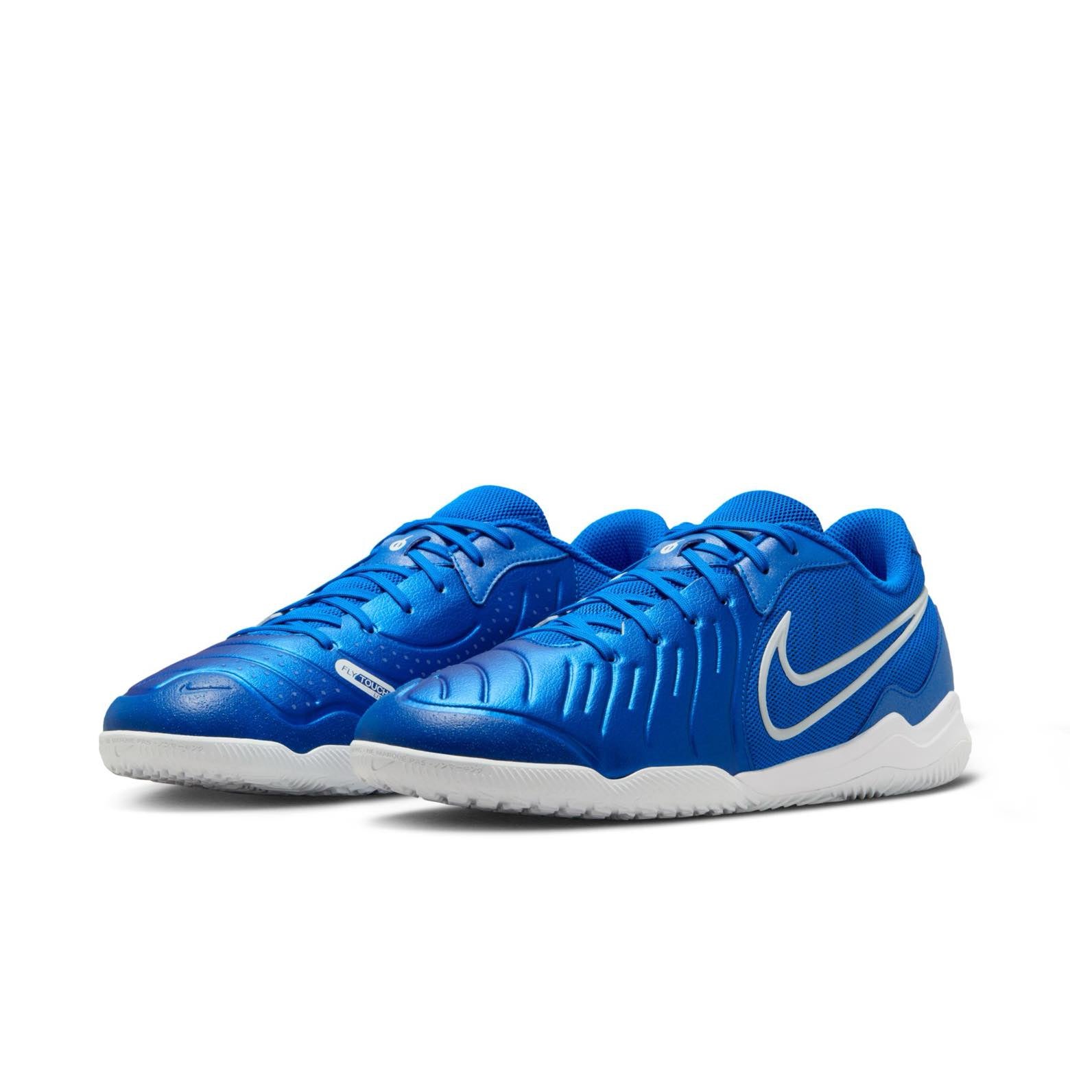 Nike Tiempo Legend 10 Academy IC indoor court low-top soccer shoes.