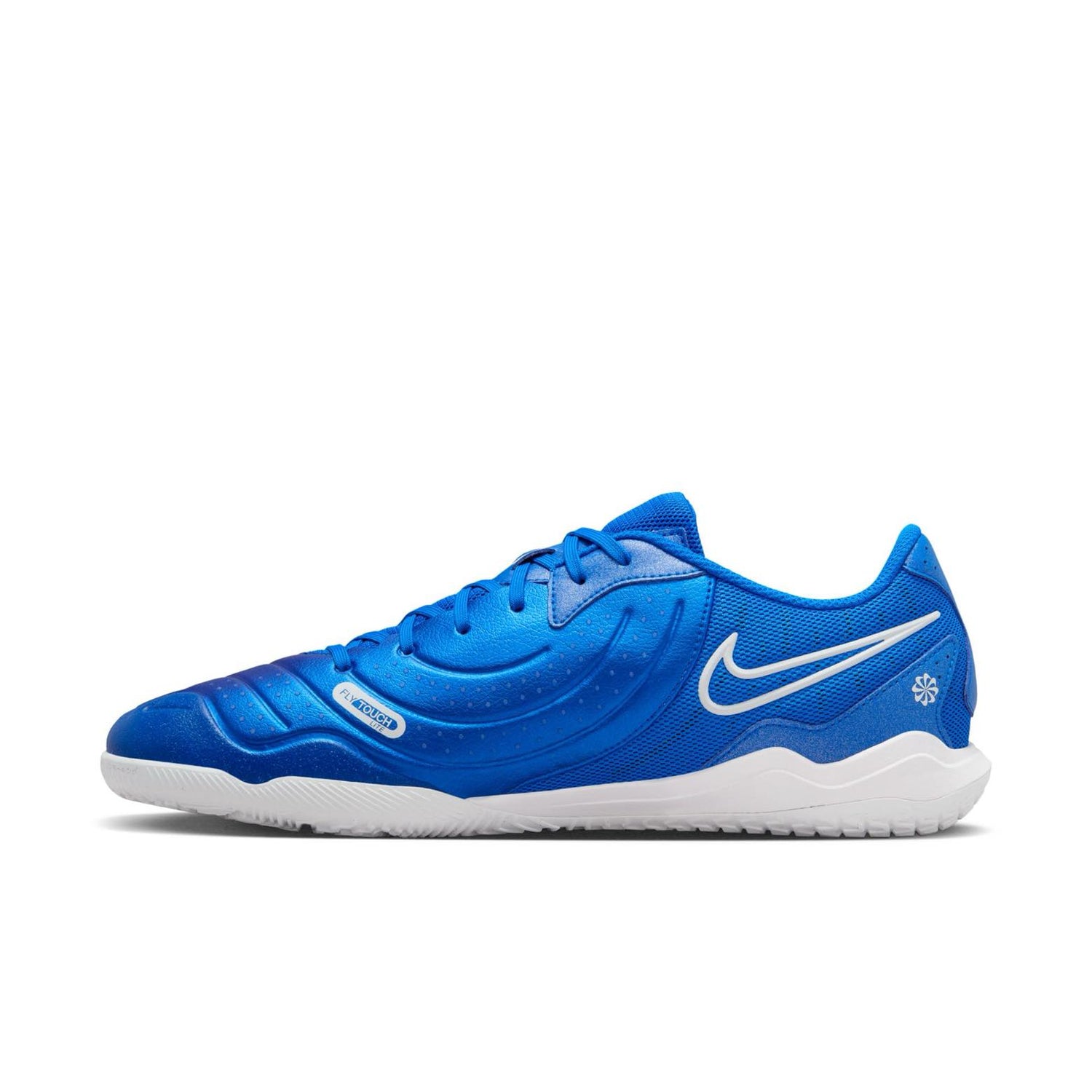 Nike Tiempo Legend 10 Academy IC indoor court low-top soccer shoes.