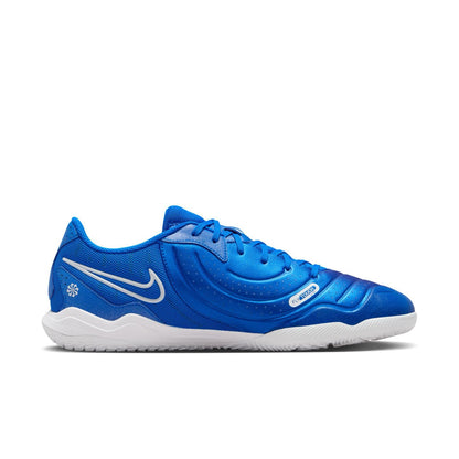 Nike Tiempo Legend 10 Academy IC indoor court low-top soccer shoes.