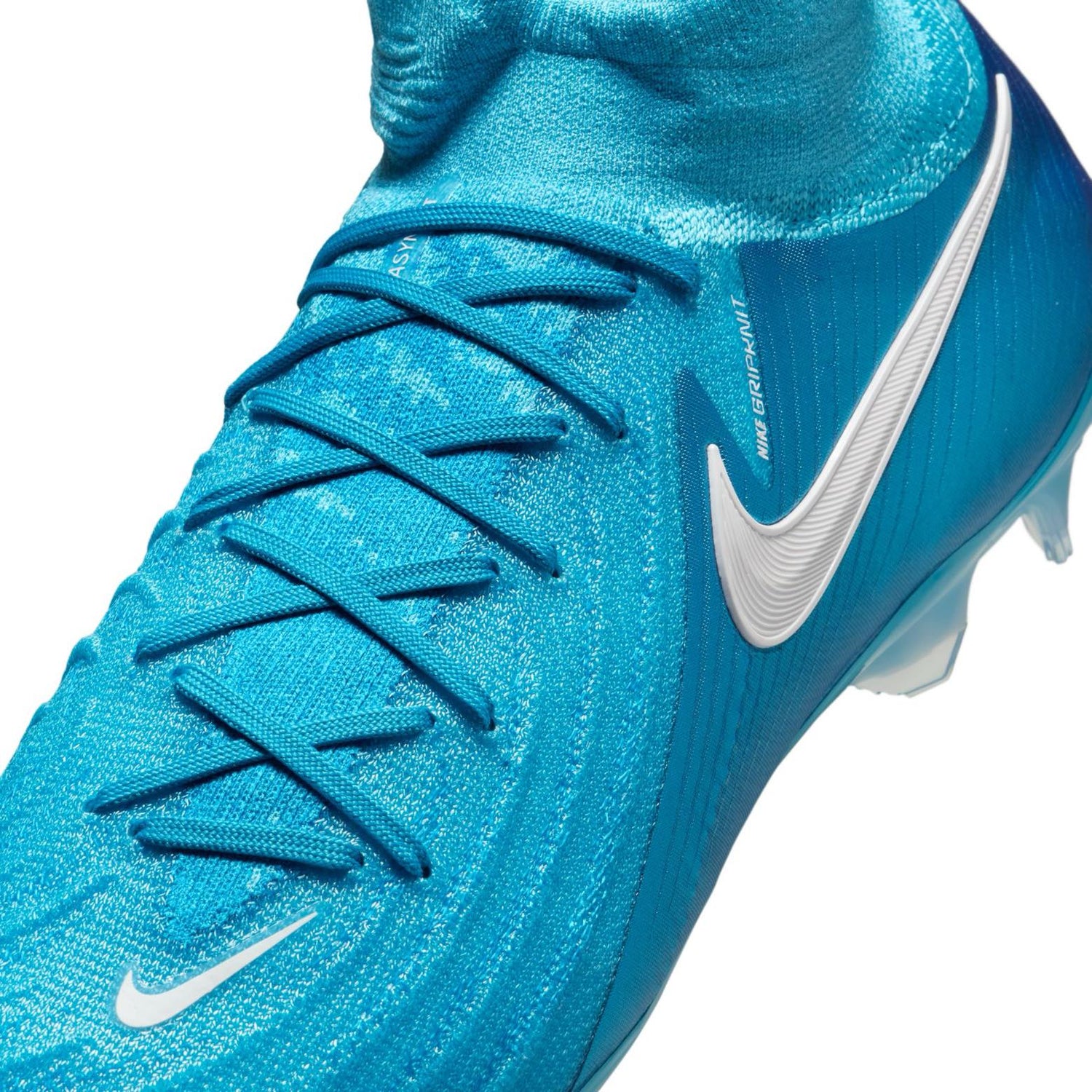 Nike Phantom Luna 2 Elite FG for precision and performance on firm-ground pitches