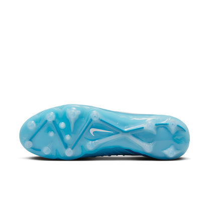 Nike Phantom Luna 2 Elite AG for elite performance on artificial grass