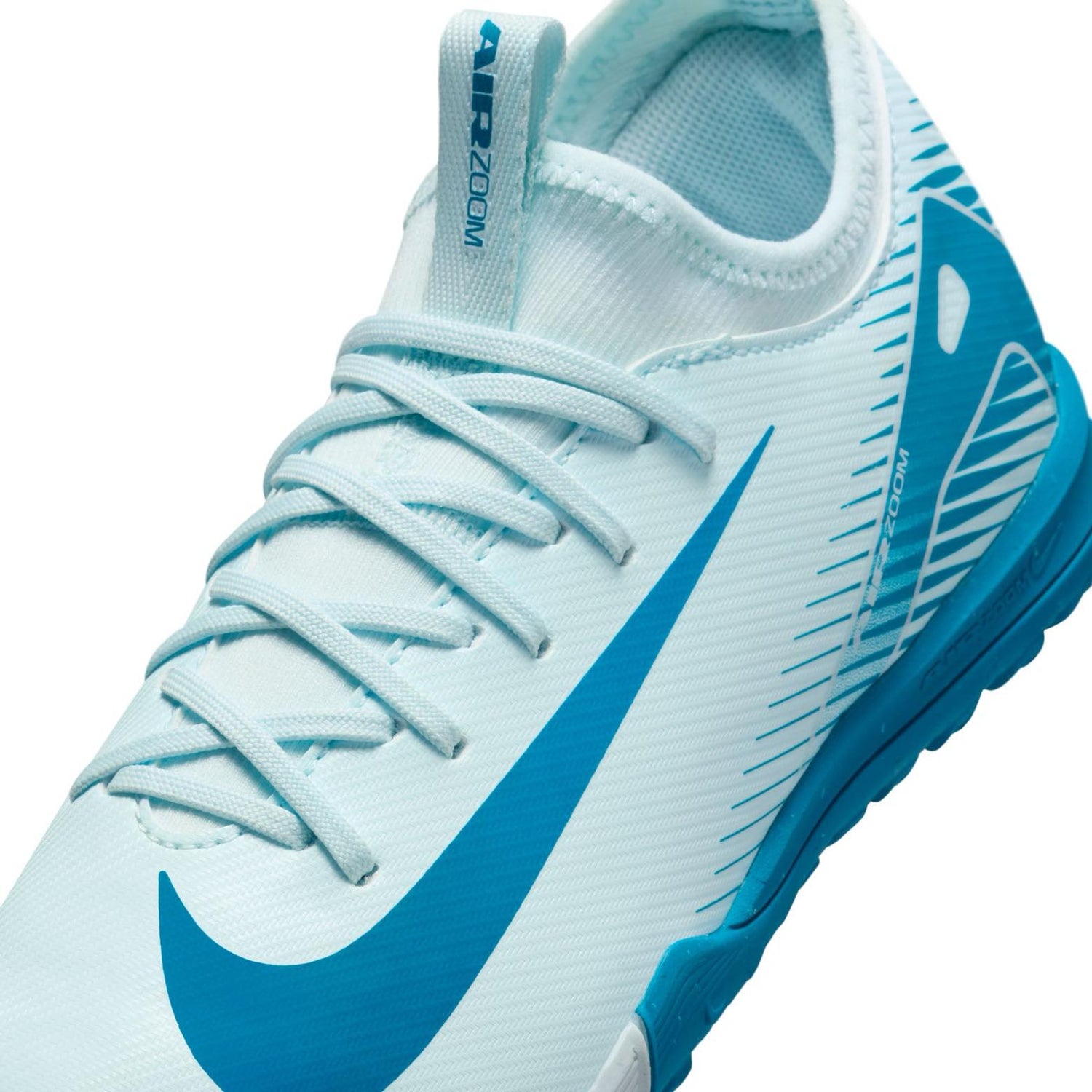 Nike Jr. Mercurial Vapor 16 Academy TF for speed and ball control