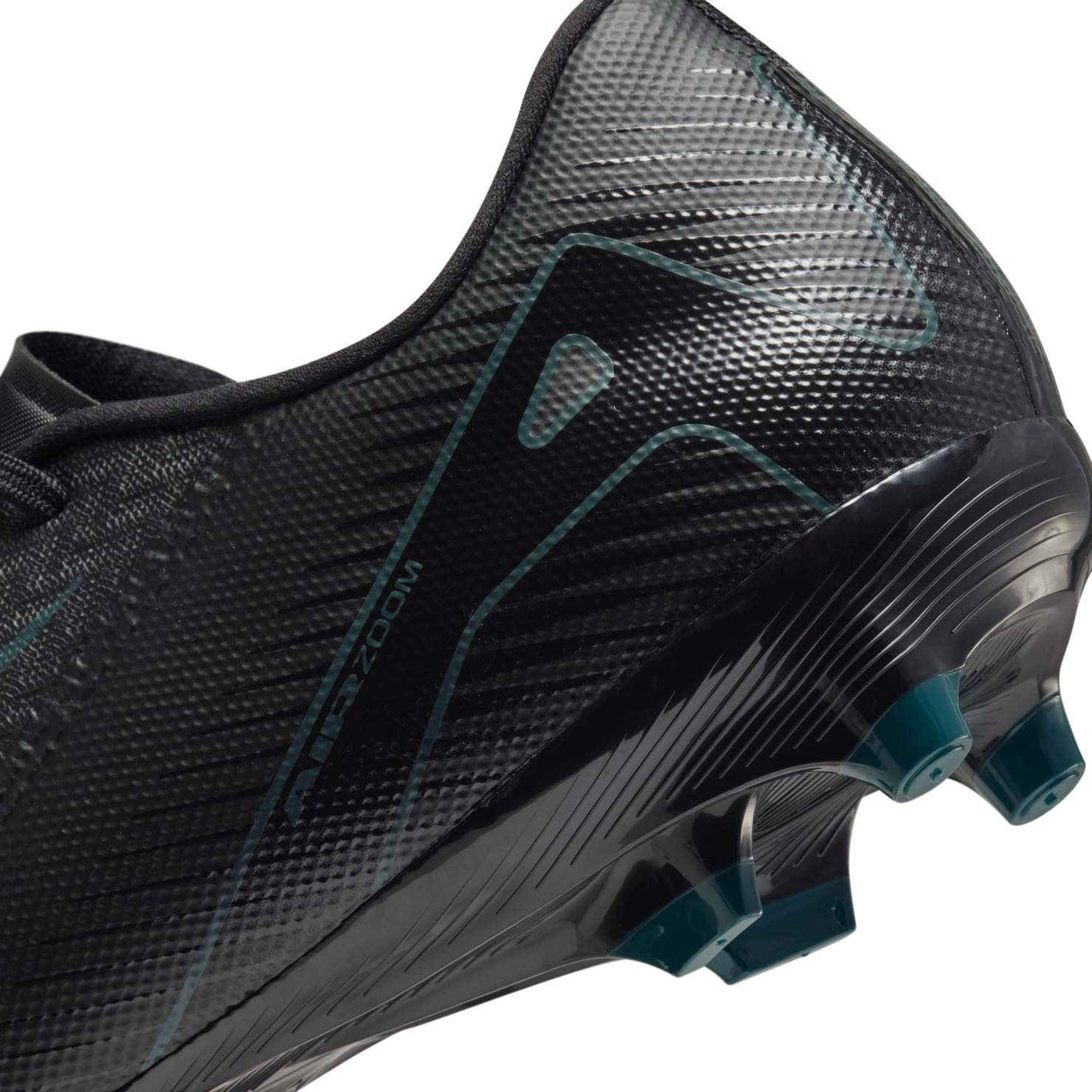 Nike Mercurial Vapor 16 Academy MG Low-Top Soccer Cleats