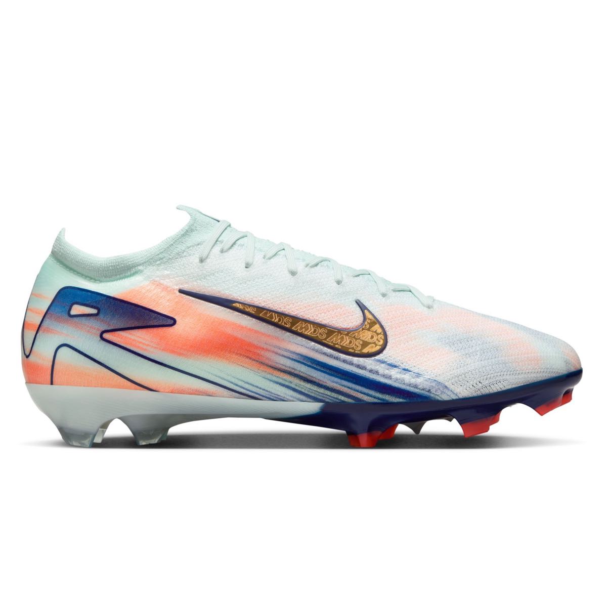 Nike Vapor 16 Elite Mercurial Dream Speed FG cleats, low-top firm-ground soccer shoes, Nike Air Zoom technology, soccer cleats for speed and control