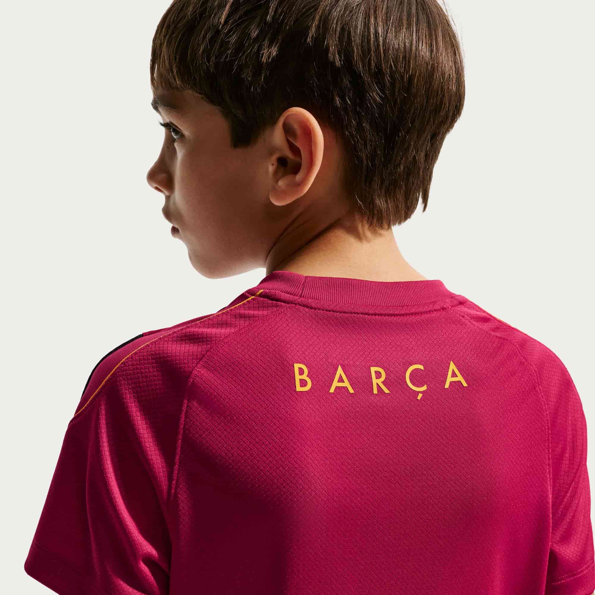 FC Barcelona Strike Youth | Premium Soccer