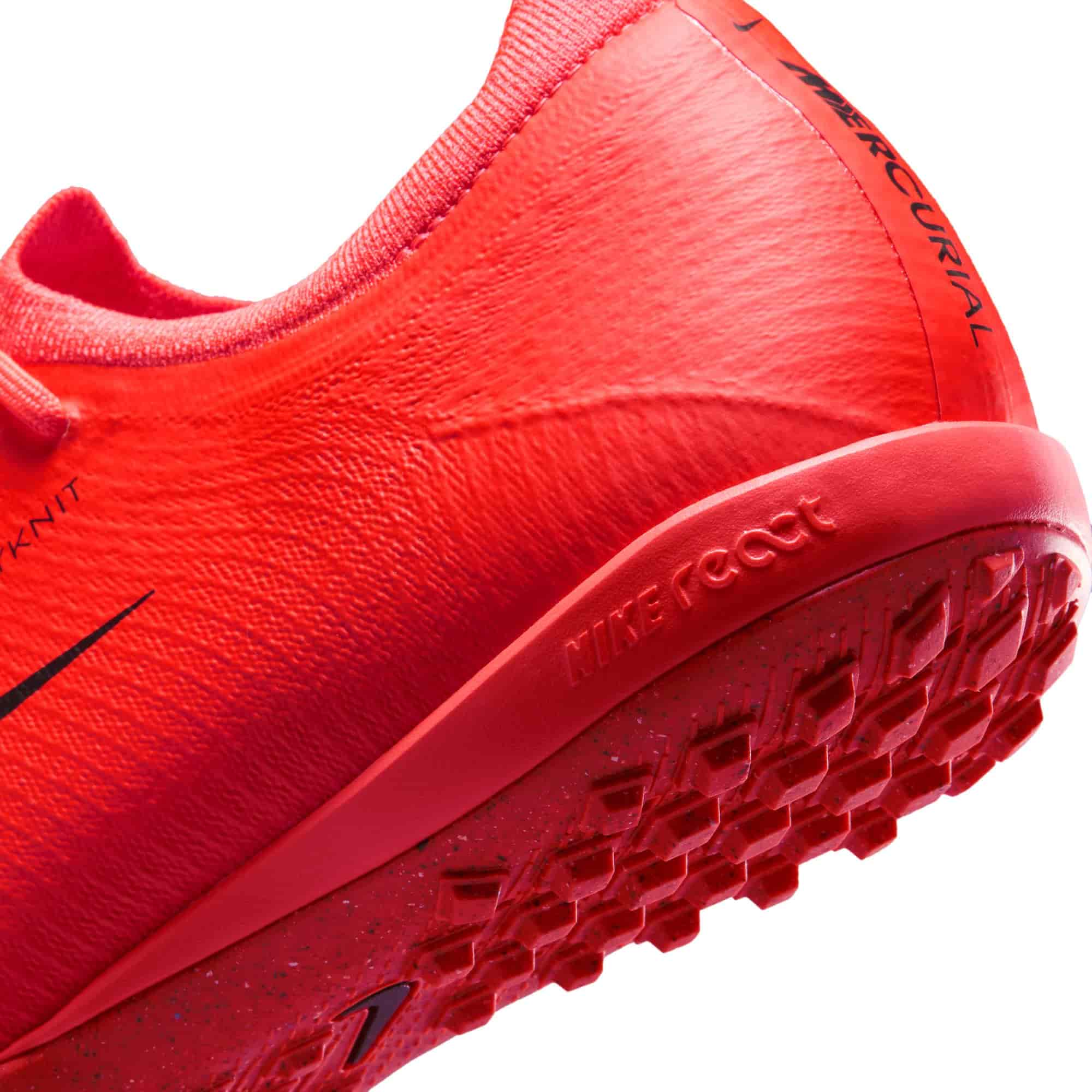 Nike Mercurial Vapor 17 Pro TF soccer shoes