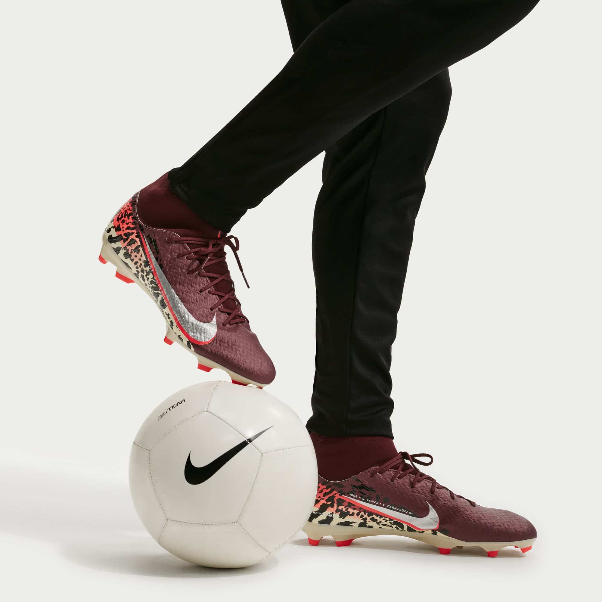 Nike United Mercurial Superfly 10 Academy MG on-foot view