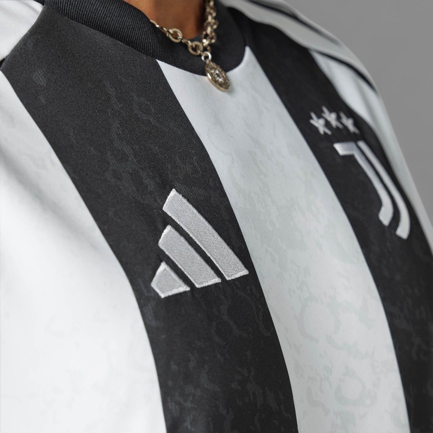 Juventus 24/25 Home Soccer Jersey