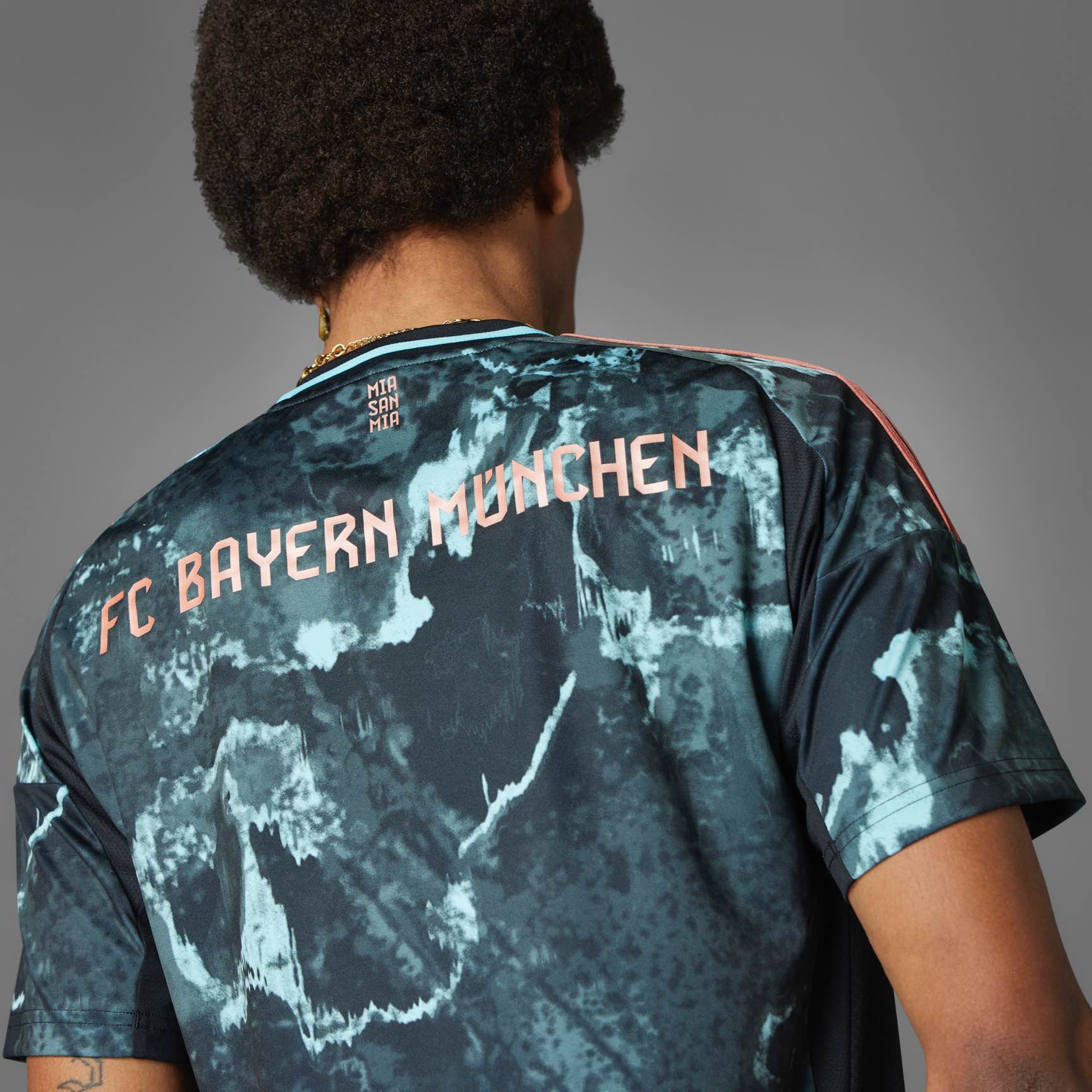 FC Bayern 24/25 Away Jersey - Tradition and Sustainability