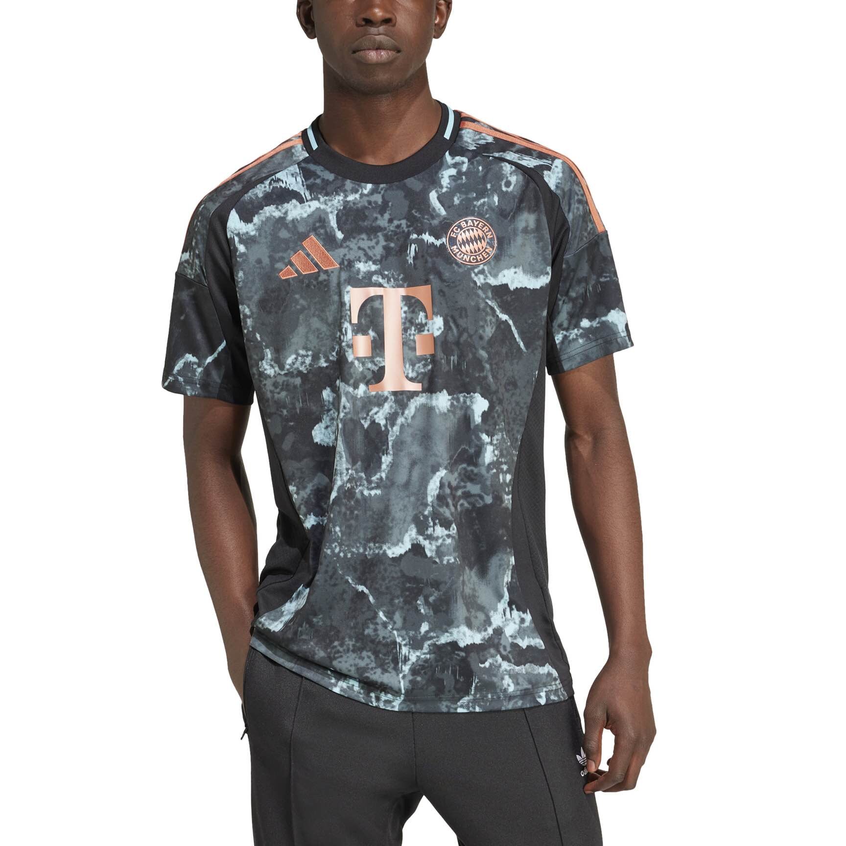 ★★Adairs★★ FC Bayern 2425 Away Jersey IZ3130 FC Bayern 24/25 Away Jersey - Tradition and Sustainability