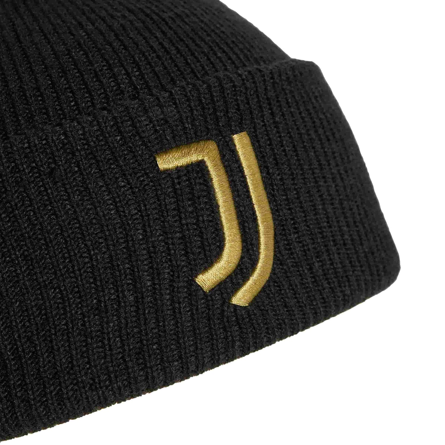 Juventus Woolie Hat crest close-up